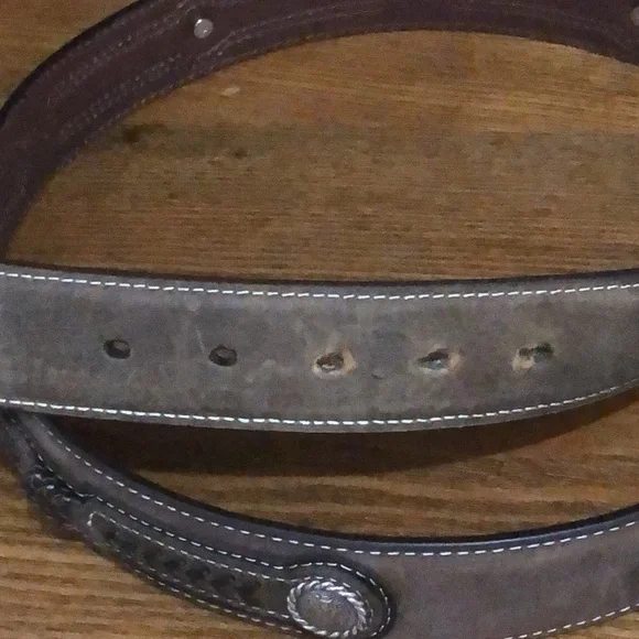 Cavender's Men's Brown Leather Lacing and Conchos Western Belt Size 40 - Picture 6 of 14